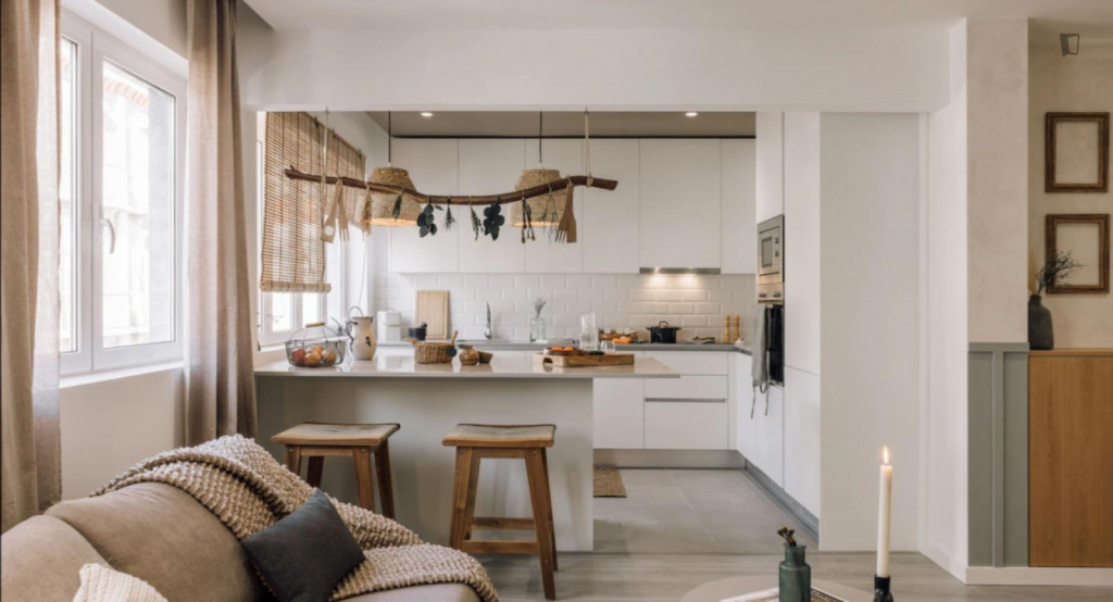 Graceful 2-bedroom apartment close to Arroios metro station - Lisbonne - chambre - ImmoJeune