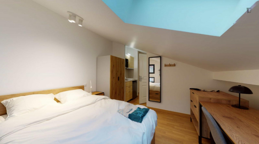 Elegant studio close to Villejuif Louis Aragon metro station