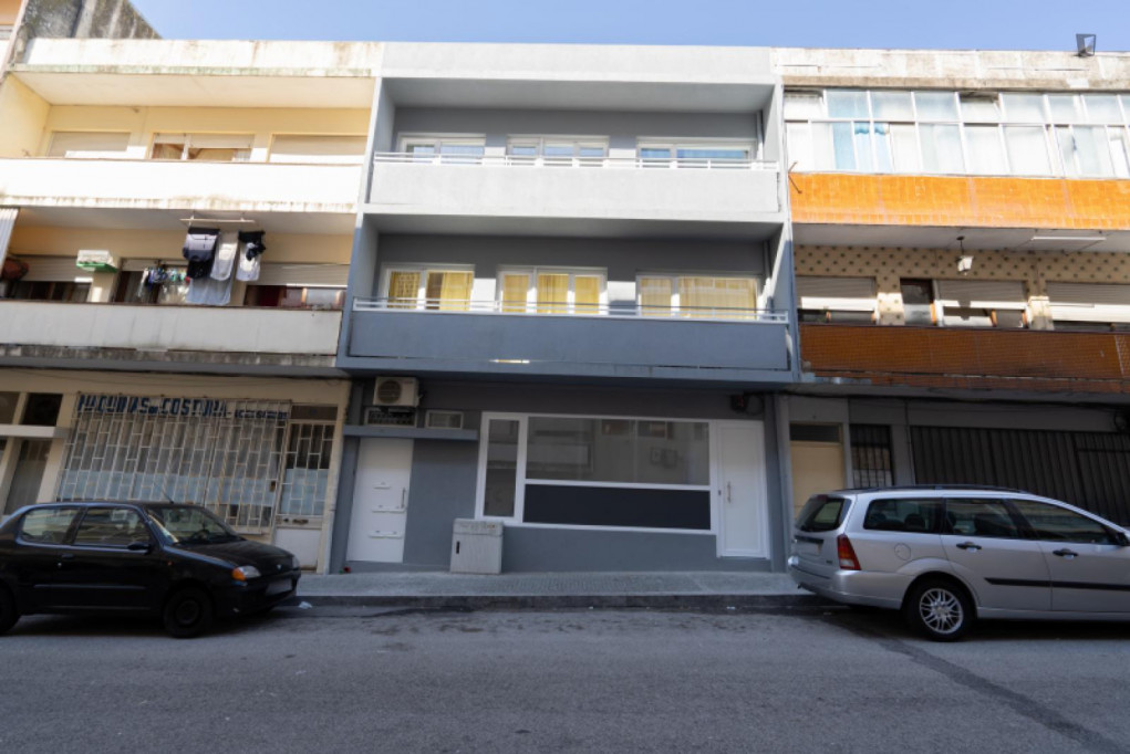 Bright studio close to João de Deus metro station