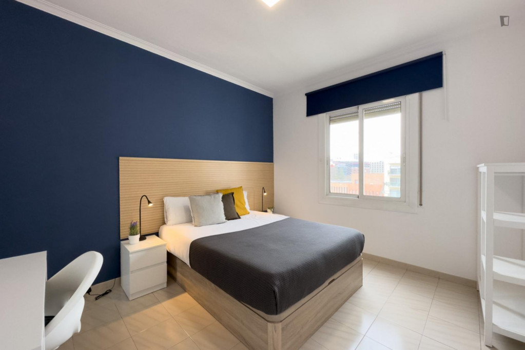 Restful double bedroom right next to Parc Joan Miró - Barcelone - chambre - ImmoJeune