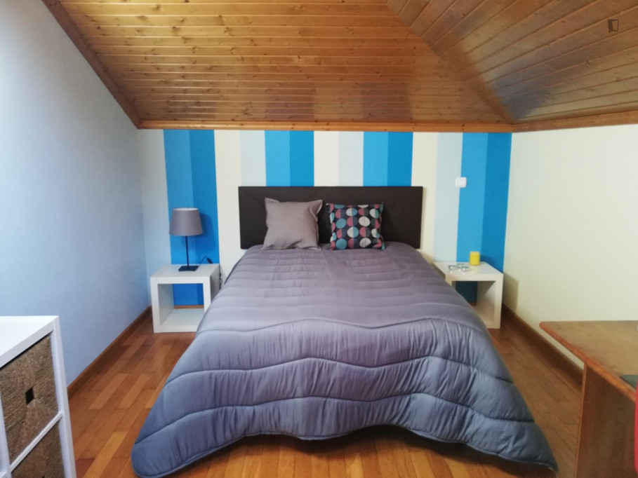 Double bedroom in 2-bedroom house - Lisbonne - chambre - ImmoJeune