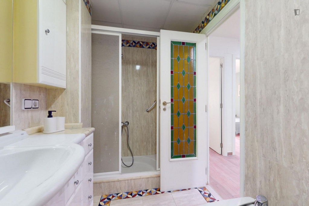 Appealing single bedroom in a property with balcony - Valence - chambre - ImmoJeune