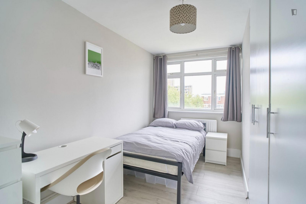 Inviting double bedroom close to Haggerston Park - London - chambre - ImmoJeune