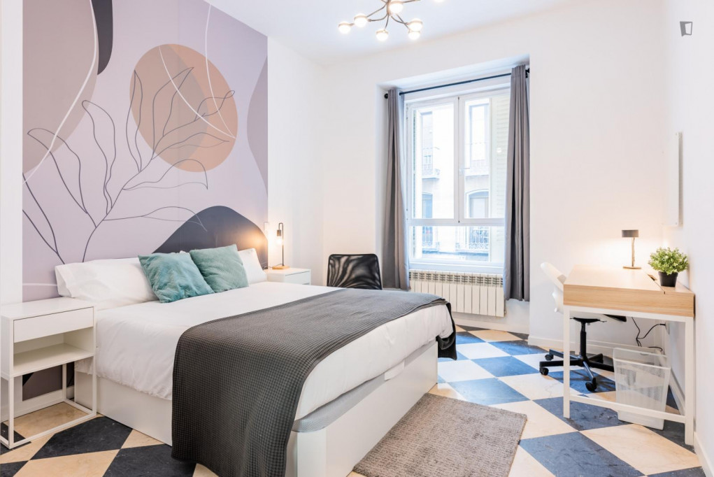 Comfy double bedroom in trendy Cortes - Madrid - chambre - ImmoJeune