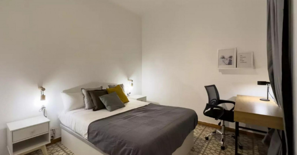 Lovely double bedroom close to Joanic metro station - Barcelone - chambre - ImmoJeune