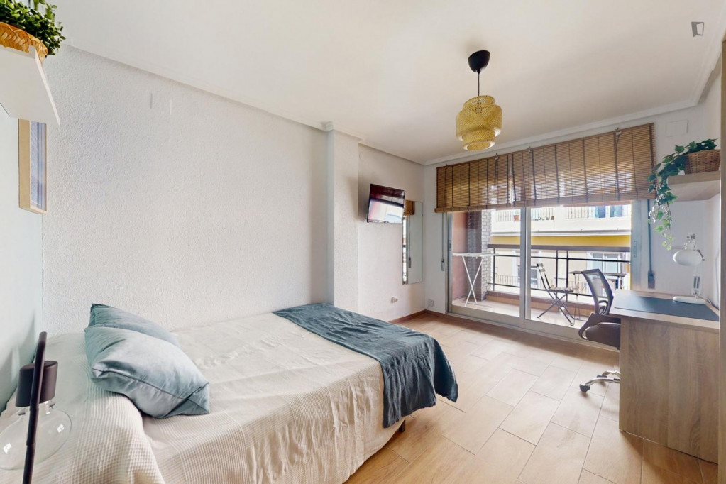 Attractive single bedroom with balcony - Valence - chambre - ImmoJeune