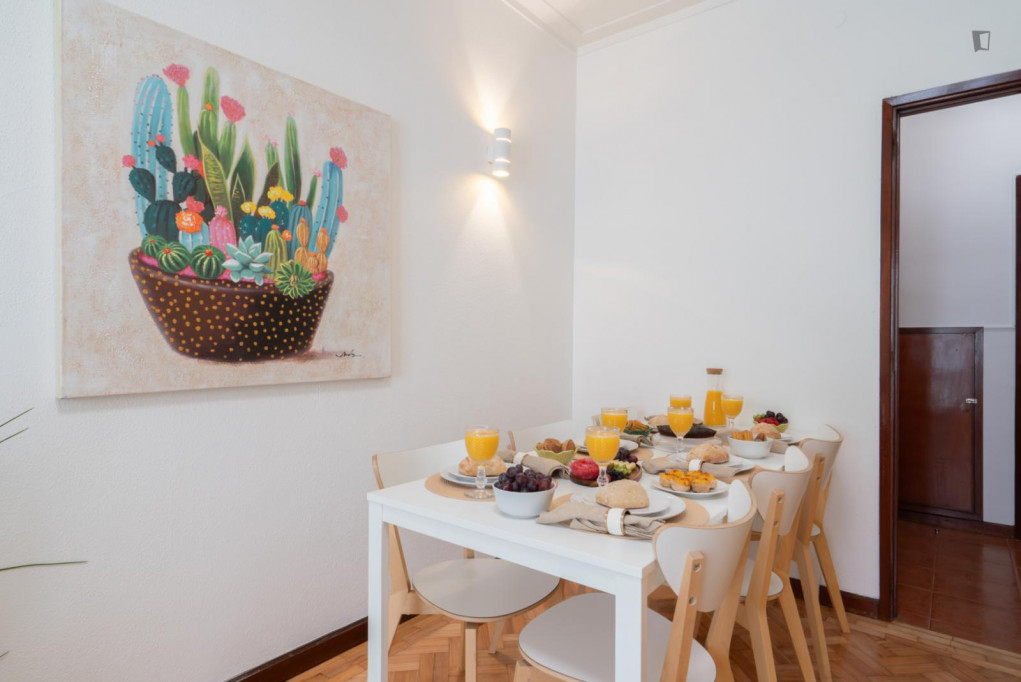Delightful 2-bedroom apartment close to Lapa metro station