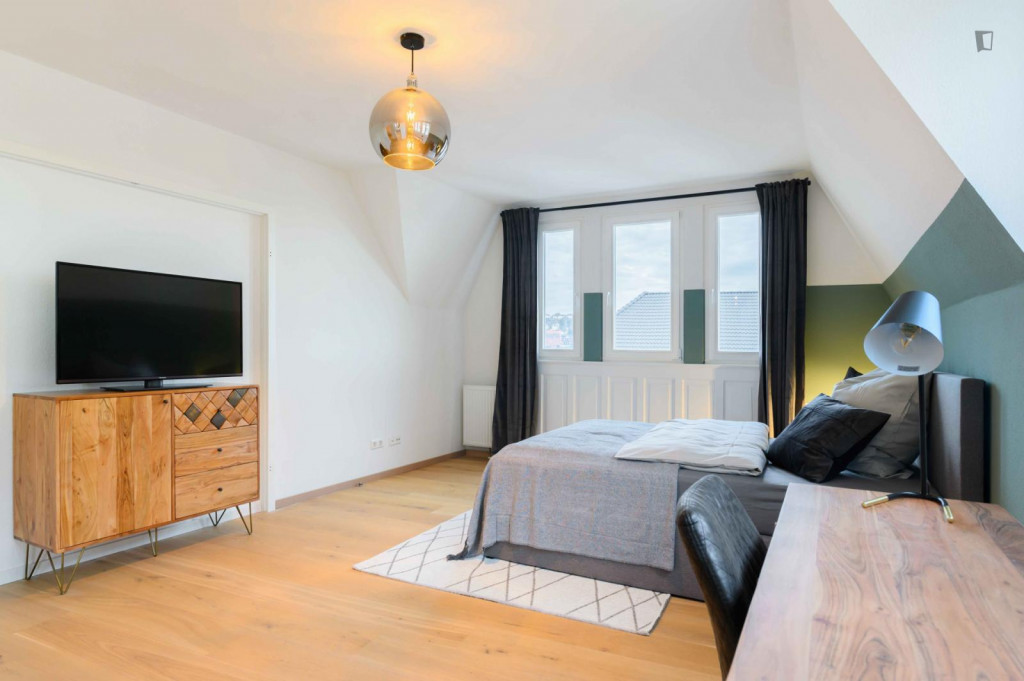 Great-looking double bedroom in Stuttgart