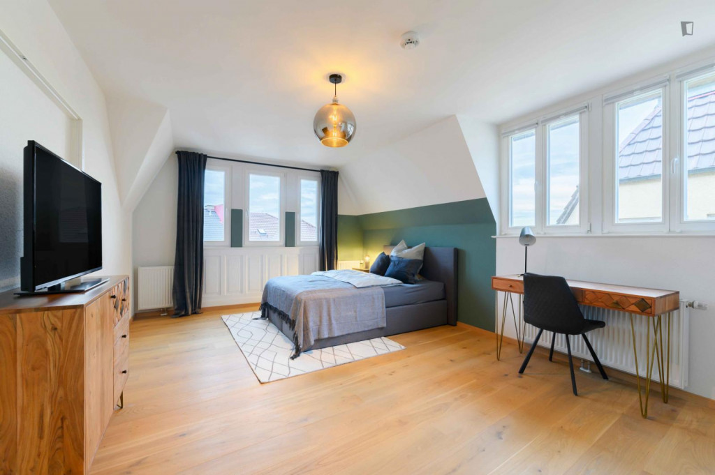 Great-looking double bedroom in Stuttgart