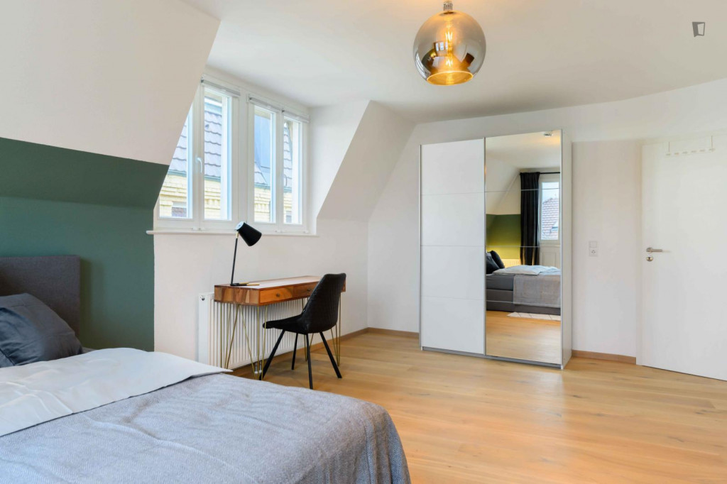 Great-looking double bedroom in Stuttgart