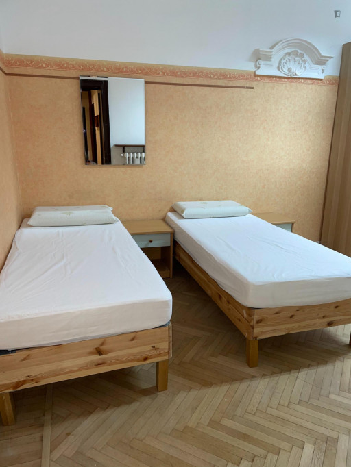 Twin bedroom with kitchenette near Stazione Centrale - Milan - chambre - ImmoJeune