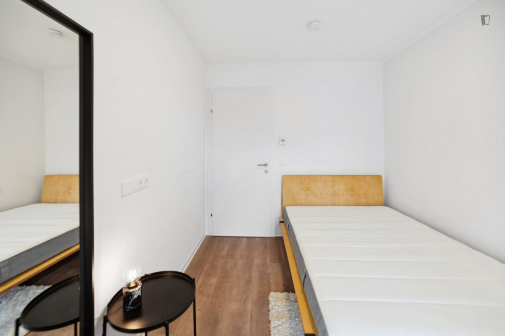 Interesting single bedroom in Lend