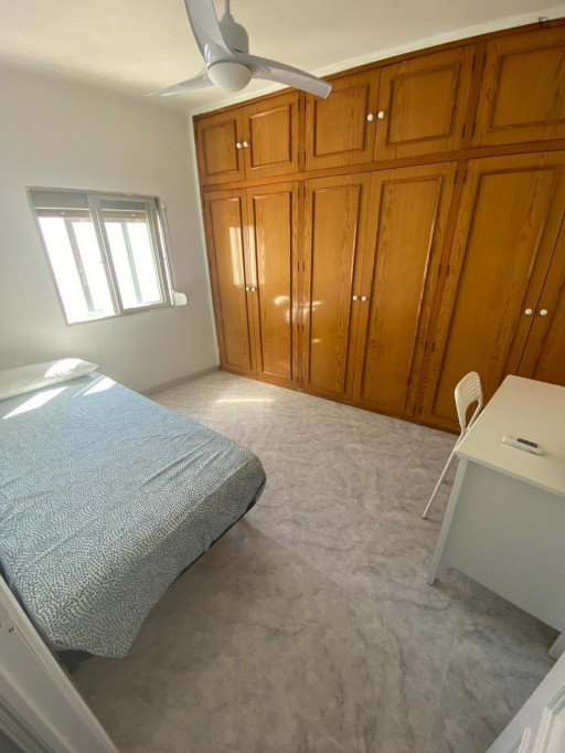 Appealing single bedroom in a property with balcony - Madrid - chambre - ImmoJeune