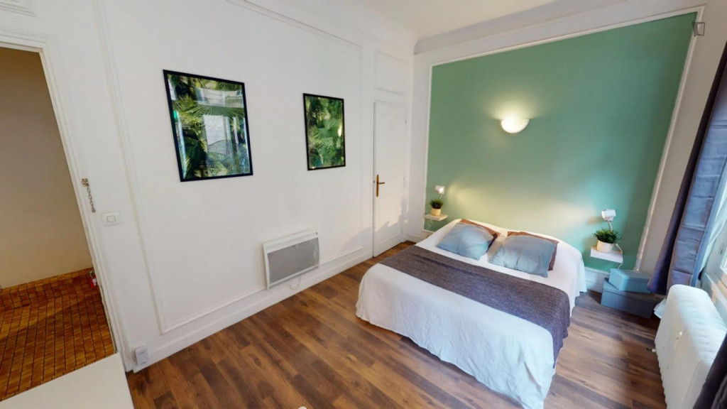 Cool double bedroom near Jardin du Ranelagh
