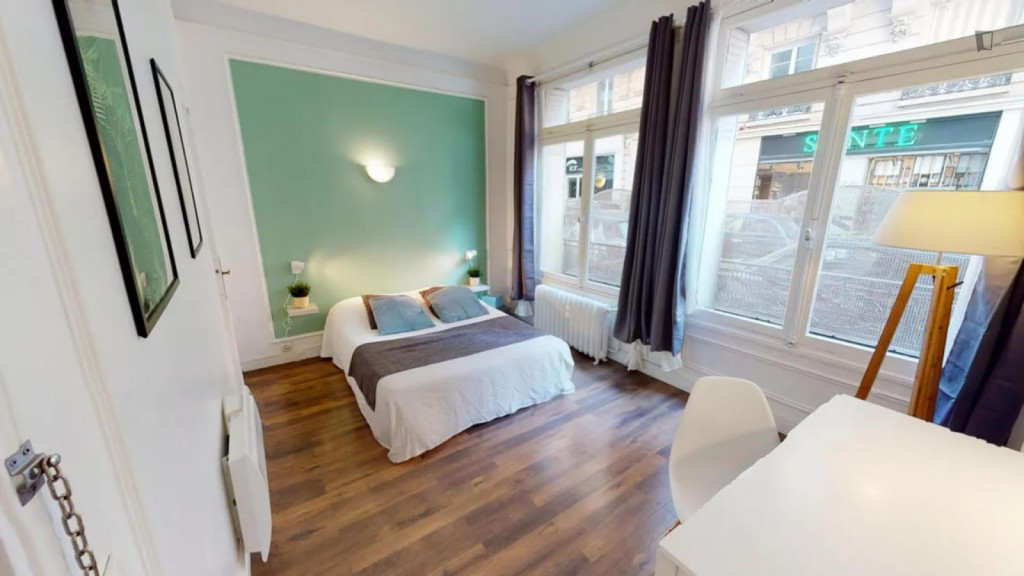 Cool double bedroom near Jardin du Ranelagh