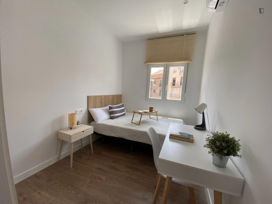 Sublime double bedroom near the Carabanchel metro - Madrid - chambre - ImmoJeune