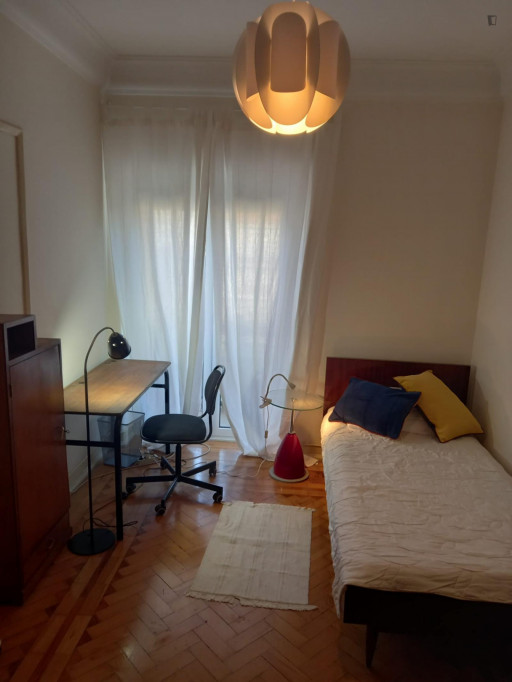 Great single bedroom in a 4-bedroom apartment - Lisbonne - chambre - ImmoJeune
