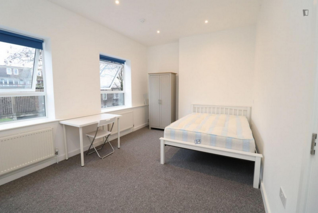 Bright double bedroom near Parsons Green Tube - London - chambre - ImmoJeune