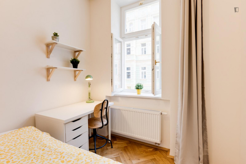 Very cool single bedroom near the Riegrovy Sady
