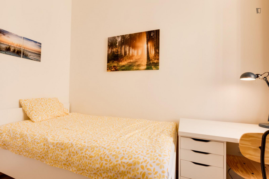 Homely single bedroom near the Hlavní nádraží metro