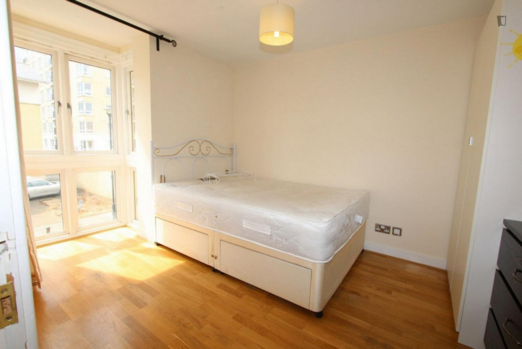 Nice double bedroom in well-linked Canary Wharf - London - chambre - ImmoJeune