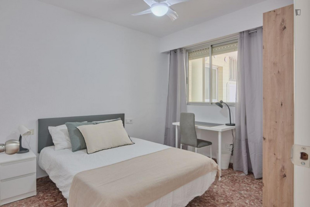 Homely double bedroom in Benimaclet - Valence - chambre - ImmoJeune