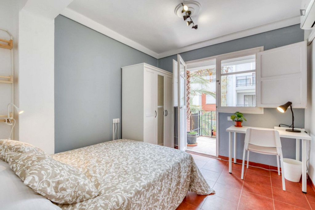 Bright double bedroom with terrace next to Patraix metro station - Valence - chambre - ImmoJeune