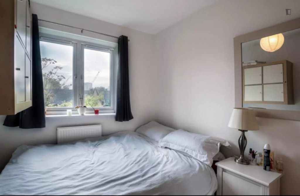 Pleasant double bedroom next to Stepney Green tube station - London - chambre - ImmoJeune
