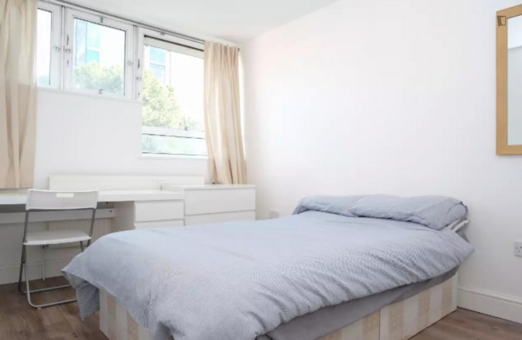 Decent double bedroom close to Stepney Green tube station - London - chambre - ImmoJeune