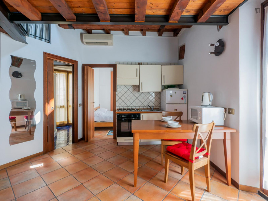 Appealing 2-bedroom apartment next to Porta Romana metro station - Milan - chambre - ImmoJeune