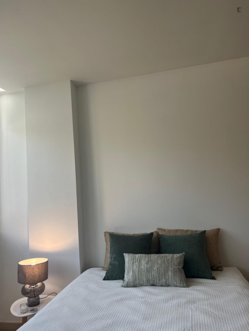 Cool and bright studio next to Quinta da Prelada