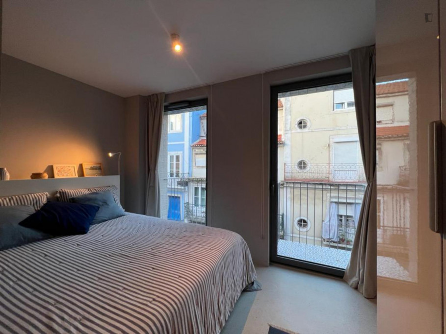 Stunning 1-bedroom flat very close to Avenida metro station