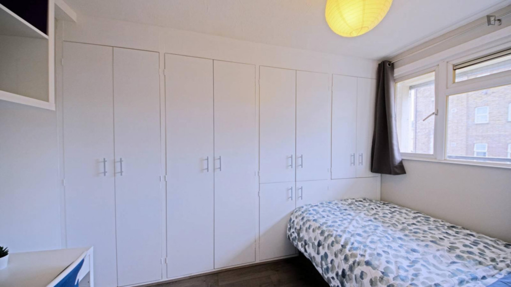 Cosy double bedroom near Bethnal Green Overground - London - chambre - ImmoJeune