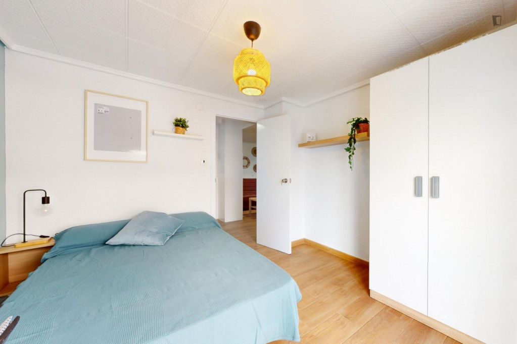 Attractive single bedroom - Alicante - chambre - ImmoJeune