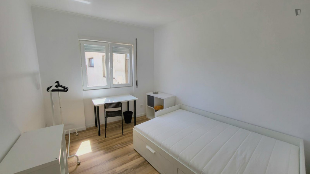 Bright couple bedroom close to Polo Universitário Porto