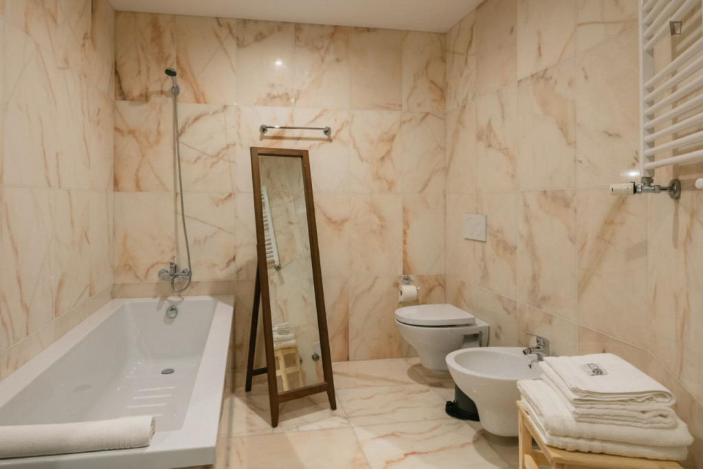 Charming 3-bedroom flat near the Heroísmo metro