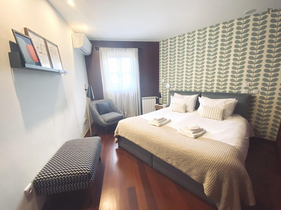 Charming 3-bedroom flat near the Heroísmo metro