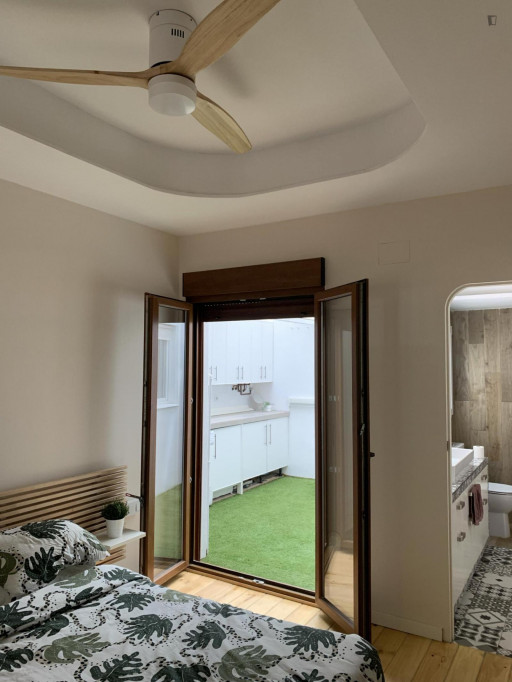 Architect apartment close to metro station Ayora with terrace