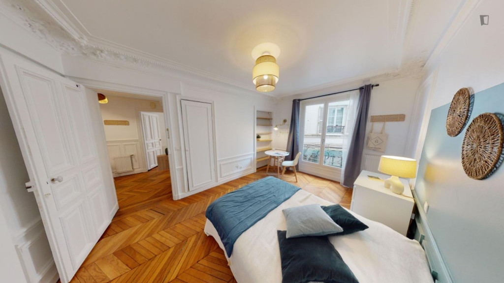Lovely double bedroom near Magenta train station