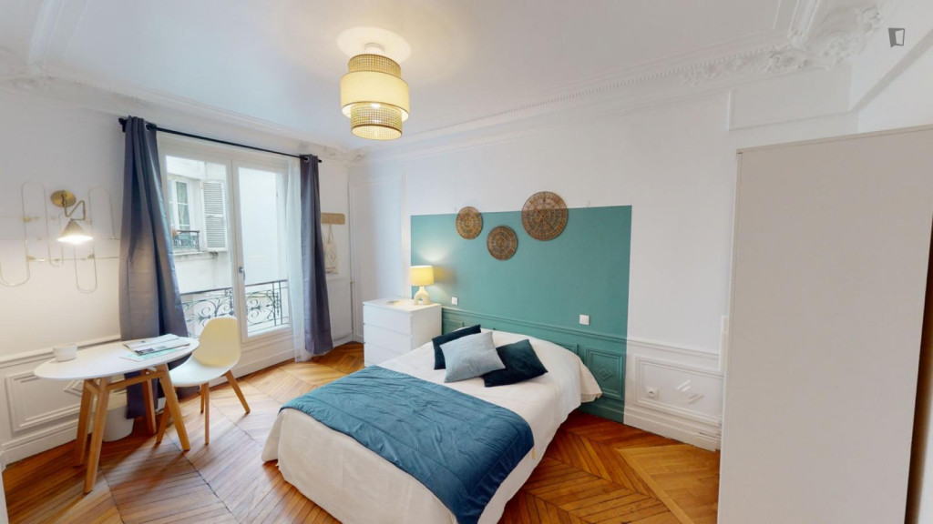 Lovely double bedroom near Magenta train station