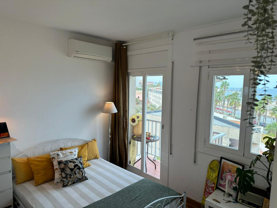 Amazing double bedroom in Barcelona with views close to Playa de la Barceloneta - Barcelone - chambre - ImmoJeune