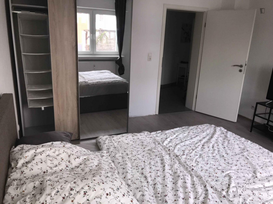 Comfortable double bedroom in a 3-bedroom apartment in Dornbusch