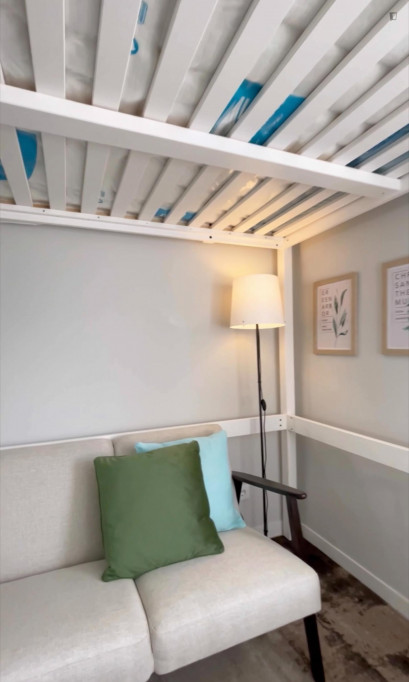 Inviting studio in Ajuda