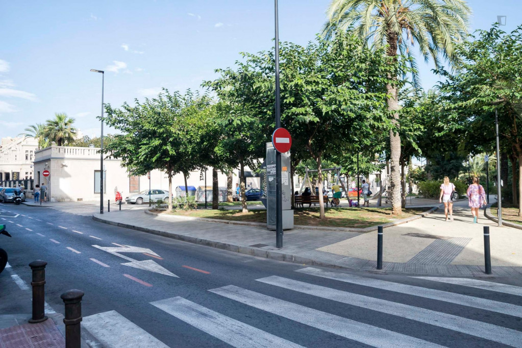 Double bedroom in a 6-bedroom apartment in Alicante