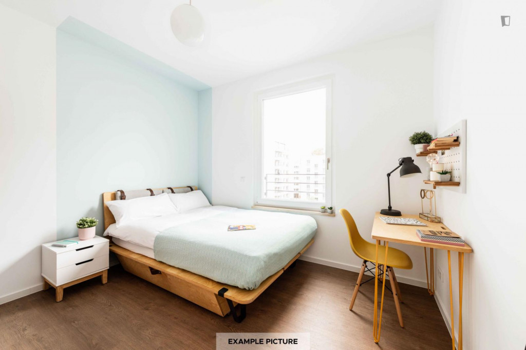 Double bedroom in a charming 4 bedroom apartment in Moabit - Berlin - chambre - ImmoJeune