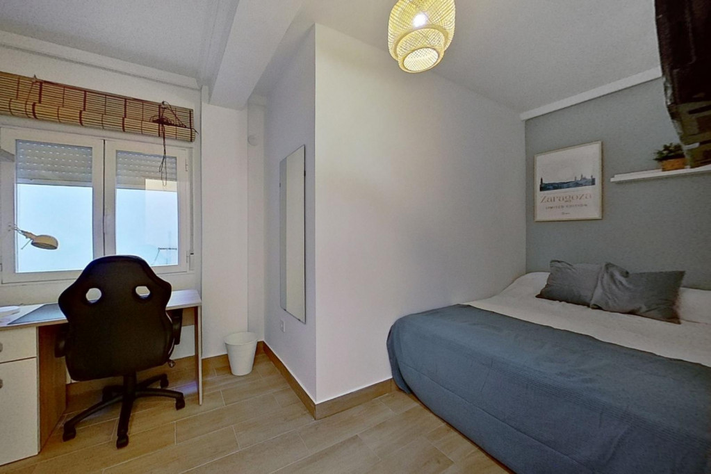 Great looking single bedroom - Zaragoza - chambre - ImmoJeune
