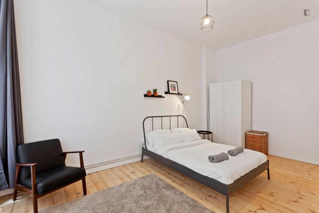 Stunning double bedroom in a 2 bedroom apartment in Moabit - Berlin - chambre - ImmoJeune