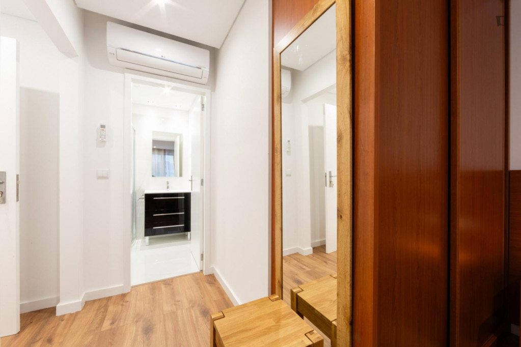 Welcoming twin ensuite bedroom close to Parque Maia Station