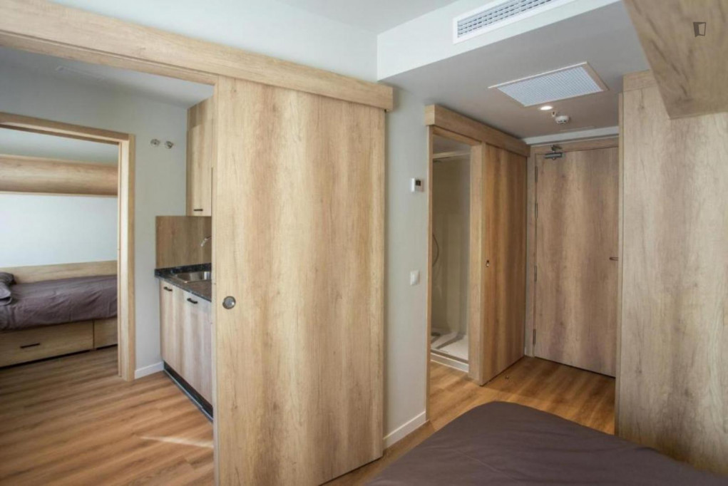 Comfy single ensuite bedroom close to Europa Park