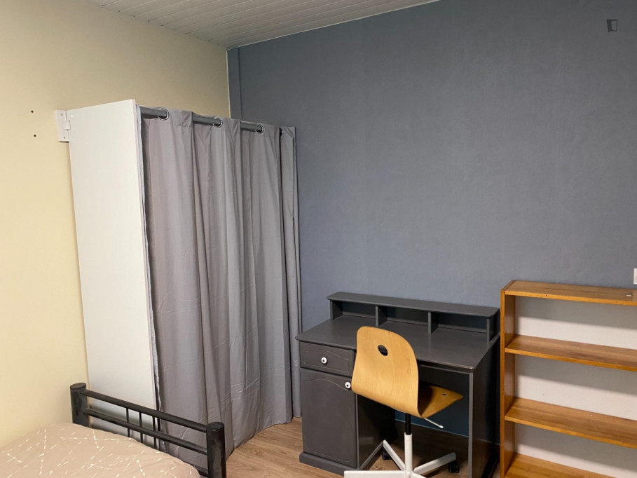 Private, single room in student residence (room 25)
